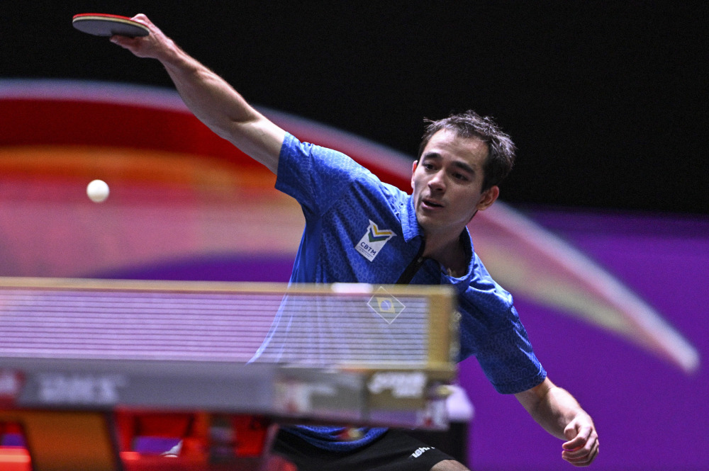 首以盼巴塞 首以盼巴塞